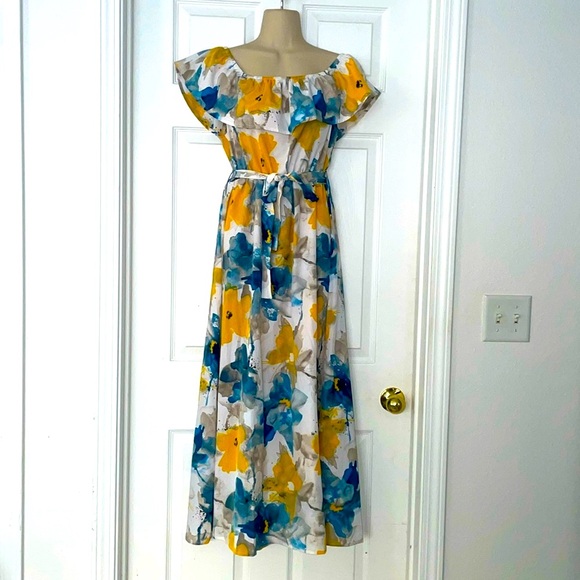 Dresses & Skirts - Floral Off The Shoulder Maxi Dress